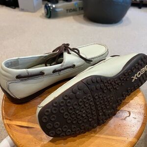 Vintage Geox Cream Leather Deck Loafers